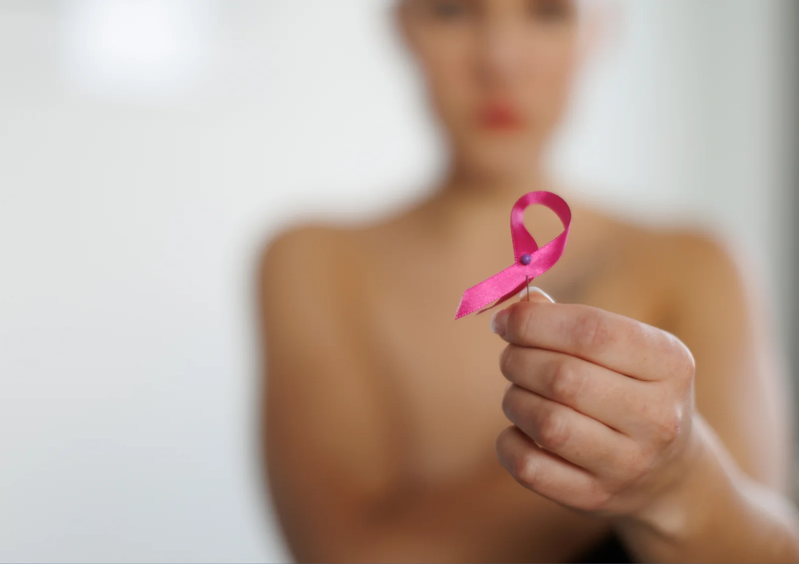 Dignidade também é tratamento — os direitos da mulher com câncer de mama