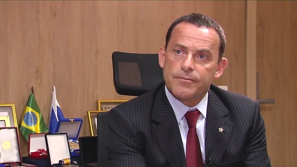 Ex-secretário da Polícia Civil Allan Turnowski se entrega à Corregedoria após decisão judicial