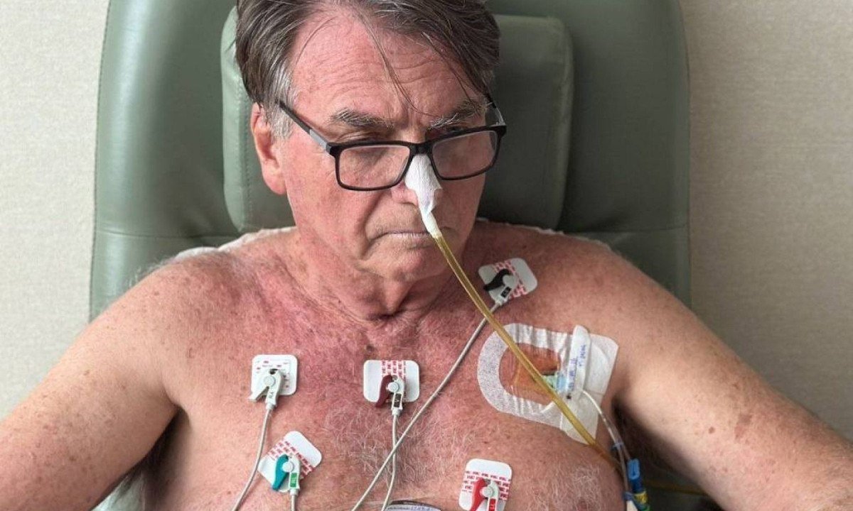 Bolsonaro é intimado no hospital após fazer live internado