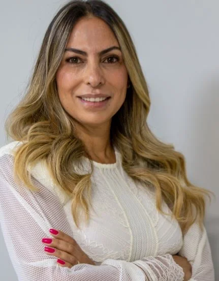 A Trajetória de Excelência de Flávia Moreno Alves de Souza: Ciência da Informação, Pesquisa e Impacto Global