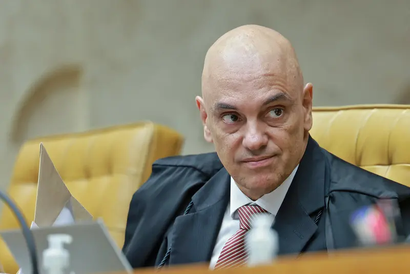 Moraes ameaça prender Cid em caso de omissão na delação: “última chance”