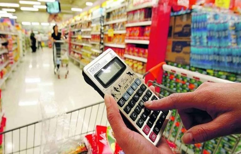 Preços dos alimentos voltam a subir após leve trégua em junho; carnes e café lideram alta