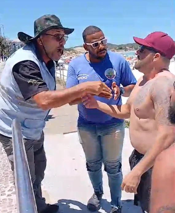 Servidores da Prefeitura de Cabo Frio utilizam pistolas de choque de forma ilegal na Praia do Forte