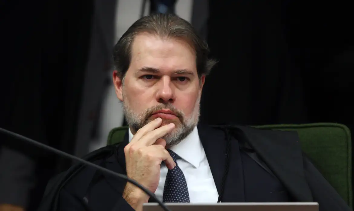 Revelações sobre Toffoli aliviam pressão sobre Alexandre de Moraes no STF