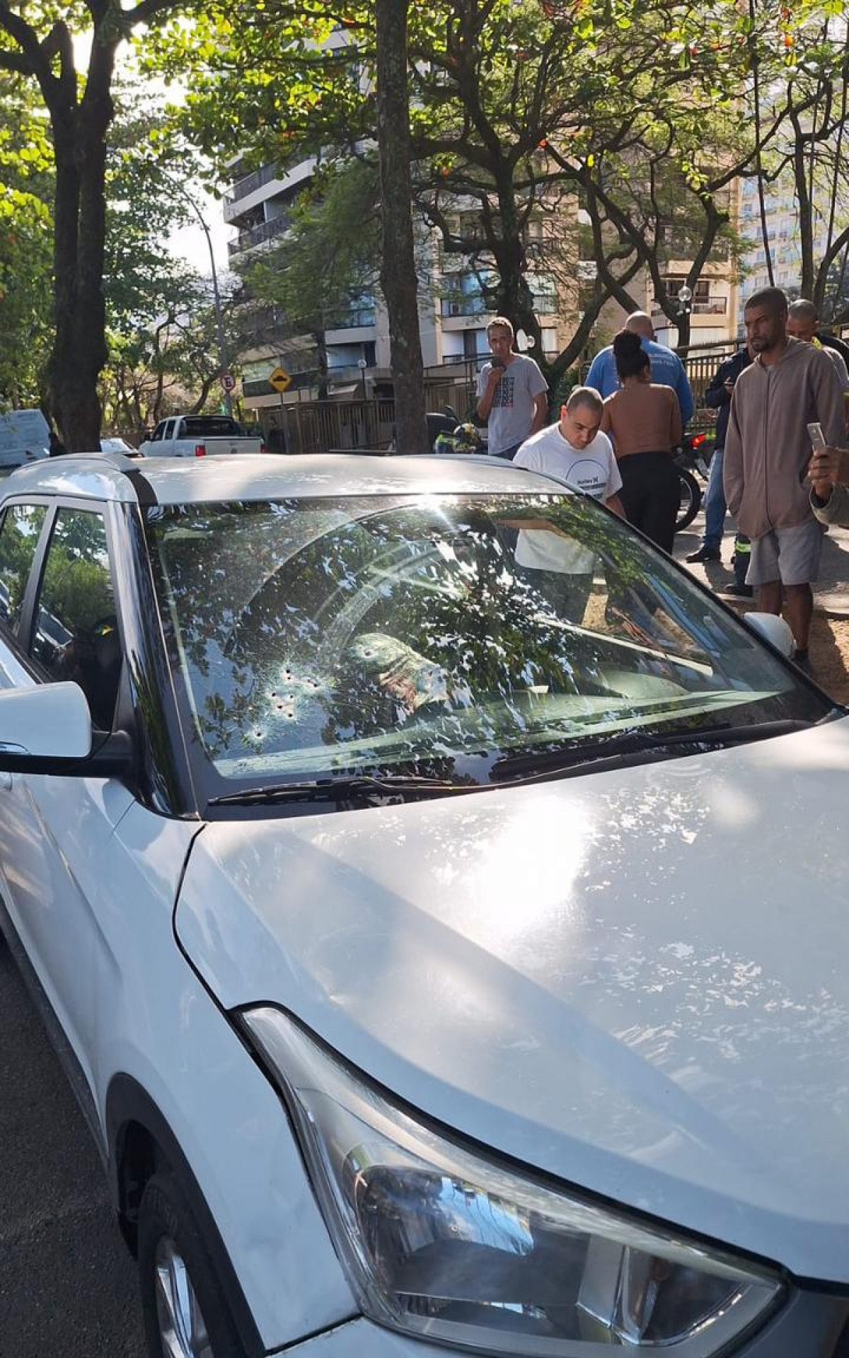 Homem é executado em plena luz do dia na Barra da Tijuca