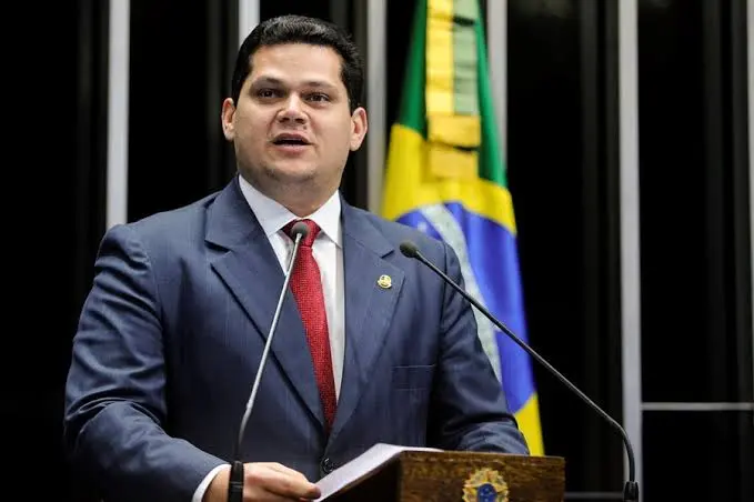 Senado promulga lei que reduz penas do 8 de janeiro; Bolsonaro pode ter condenação diminuída
