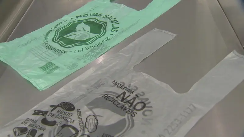 Cobrança por sacolas plásticas: uma medida que não resolveu o problema ambiental, mas pesou no bolso do consumidor
