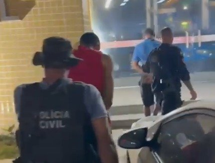 Denúncia leva policiais a flagrante de tráfico de drogas no bairro Lagomar