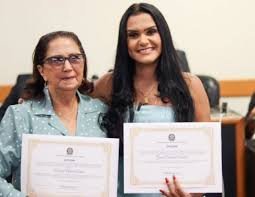 Justiça Eleitoral cassa mandato da prefeita Geane Vincler