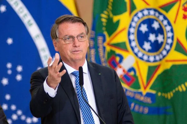 O Brasil Acordou com Bolsonaro Preso — e Moraes de Novo no Centro da Polêmica